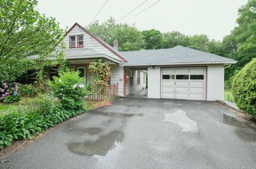357 Chestnut Hill Ave, Waterbury, CT 06704 exterior