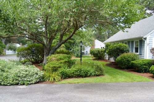 9 Surrey Ln, Hardwich, MA 02645 exterior