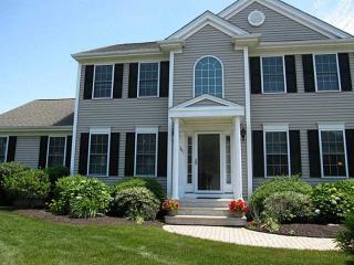 241 Bristol Ferry Rd, Portsmouth, RI 02871 exterior