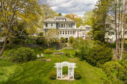 102 Loveitts Field Rd, South Portland, ME 04106 exterior