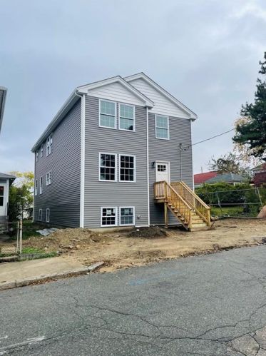169 Cumberland St, Providence, RI 02908 exterior