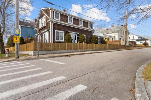 35 Lion St, East Greenwich, RI 02818 exterior