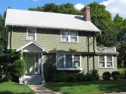 41 Lindbergh Ave, Newton, MA 02465 exterior