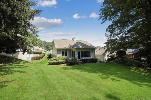 10 Bittersweet Rdg, Middlefield, CT 06455 exterior