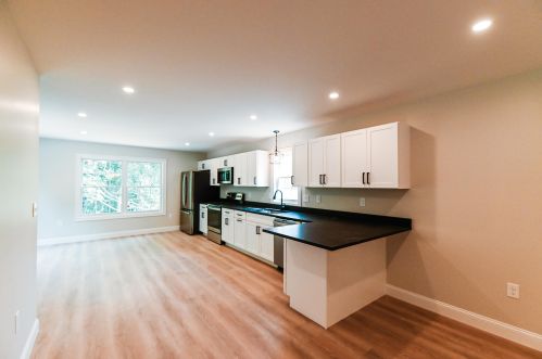 1 Thomas Pond Terrace Rd, Raymond, ME 04071 exterior