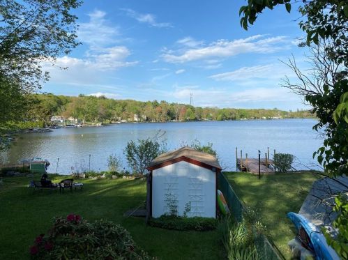 18 Scenic View Dr, Johnston, RI 02919 exterior