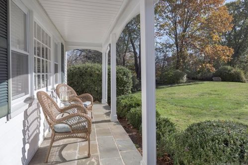 12 Chipmunk Ln, Norwalk, CT 06850 exterior