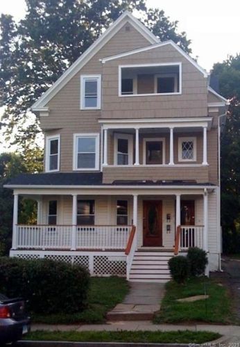 31 Oakwood Ave, Hartford, CT 06119 exterior