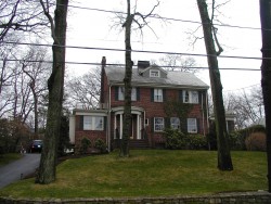 514 Chestnut St, Newton, MA 02468 exterior