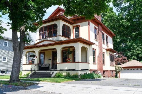20 Stearns Ter, Chicopee, MA 01013 exterior