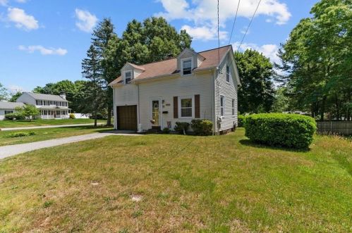 90 Spooner Ave, Warwick, RI 02886 exterior