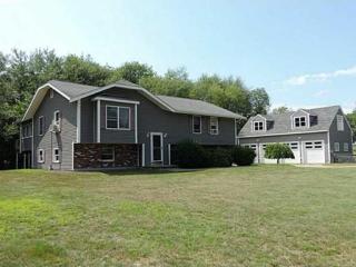 13 Jencks Rd, Cumberland, RI 02864 exterior