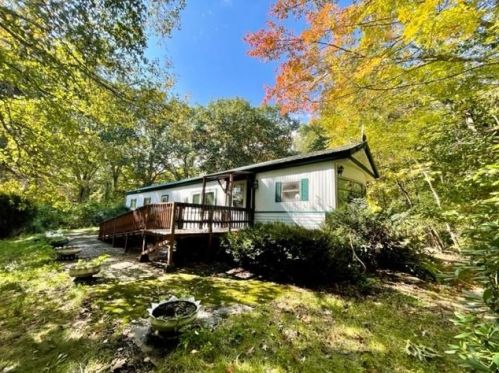 8 Williams St, Sandown, NH 03873 exterior
