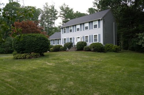 415 Methuen Rd, Dracut, MA 01826 exterior