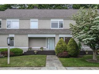 19 Whitney Ct, Narragansett, RI 02882 exterior