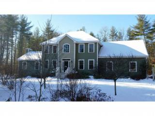 61 Boxwood Ln, Dover, NH 03820 exterior