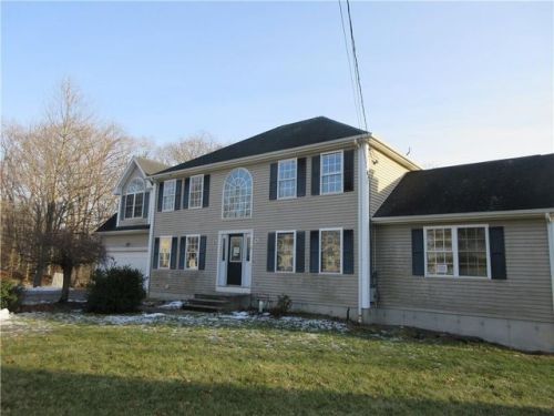 11 Cathedral Ct, Cumberland, RI 02864 exterior