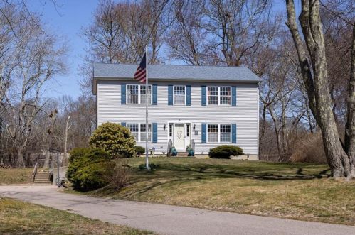 4595 Old Post Rd, Charlestown, RI 02813 exterior
