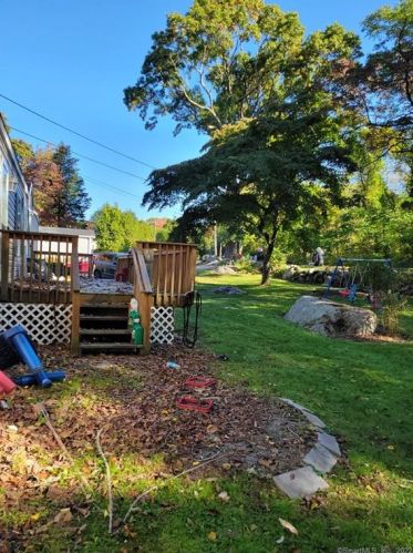 944 Long Cove Rd, Gales Ferry, CT 06335 exterior