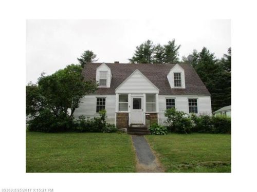 6 Orchard St, Farmingdale, ME 04344 exterior
