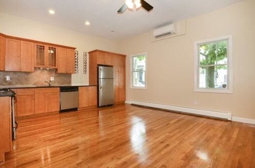 414 4Th St, Roxbury-Xing, MA 02127 exterior