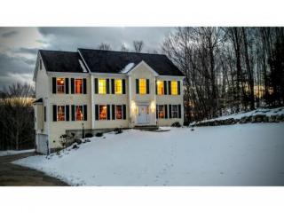 19 Overlook Dr, Tilton, NH 03276 exterior