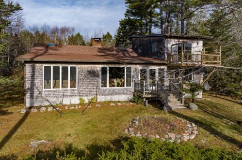 4 Pretty Pond Ln, Mount Desert, ME 04660 exterior