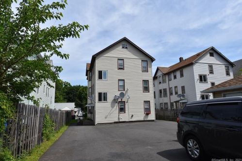 27 Thorniley St, New-Britain, CT 06051 exterior