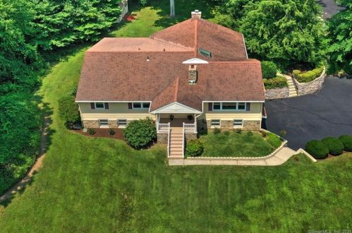 6 Old Dike Rd, Bridgeport, CT 06611 exterior