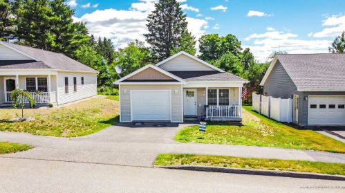 17 Village Cir, Augusta, ME 04330 exterior