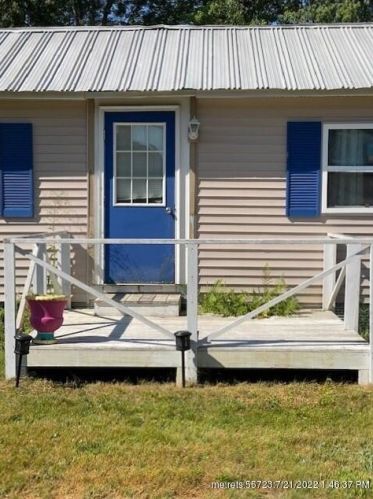 26 Airport Rd, Norridgewock, ME 04957 exterior