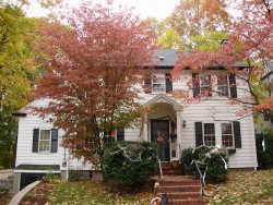 54 Hillside Rd, Newton, MA 02461 exterior