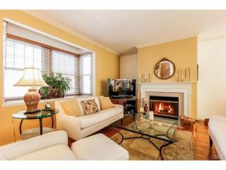13 Greystone, Huntington, CT 06484 exterior