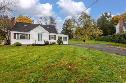 5 Lewis Cir, Ellington, CT 06029 exterior