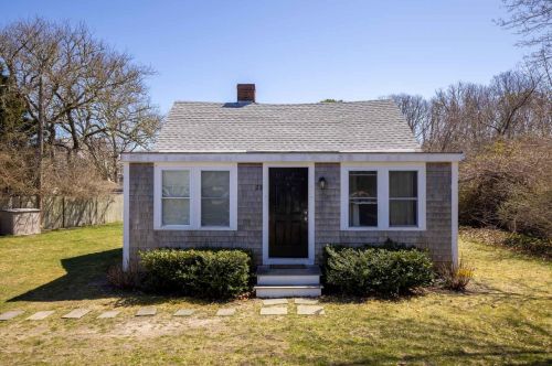 23 Fisher Rd, Marthas Vineyard, MA 02539 exterior