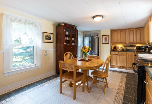 53 Mast Rd, Dover, NH 03820 exterior