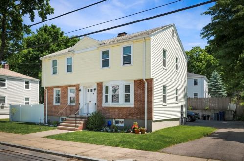 42 Paragon Rd, Roxbury-Xing, MA 02132 exterior
