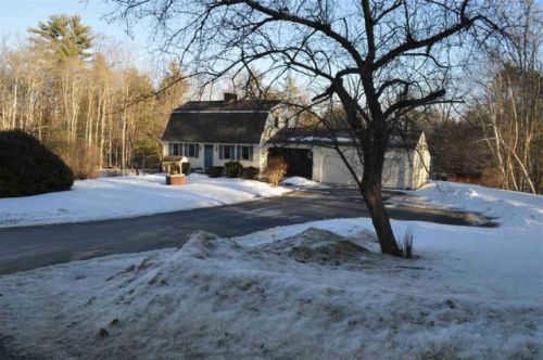 93 Robinson Rd, Bow, NH 03304 exterior