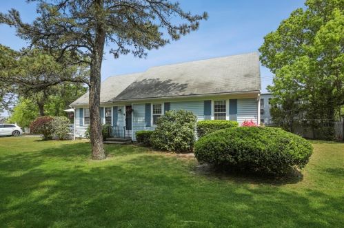 176 Seaview Ave, Yarmouth, MA 02664 exterior