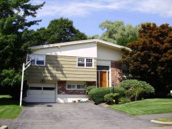 122 Andrew St, Newton, MA 02461 exterior