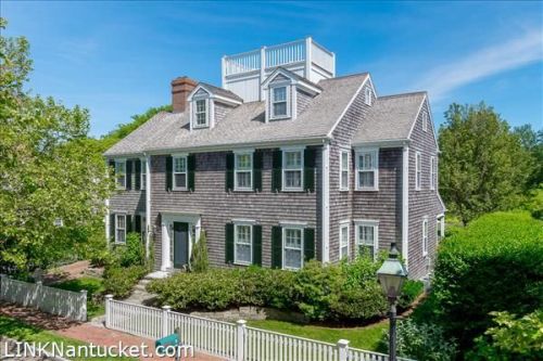 4 Woodbury Ln, Nantucket, MA 02554 exterior