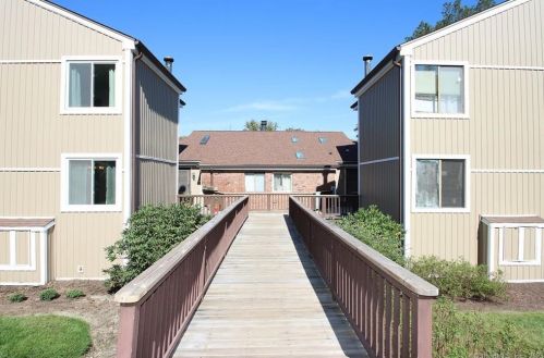 38 Hearthstone Dr, Brookfield Center, CT 06804 exterior