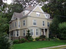 795 Chestnut St, Newton, MA 02468 exterior