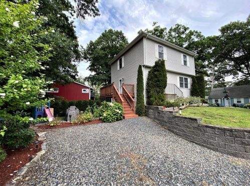 303 Reservoir Ave, Lincoln, RI 02865 exterior