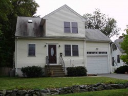 24 Robinhood St, Newton, MA 02466 exterior