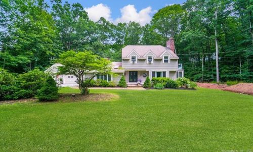 90 Liney Hall Ln, Wallingford, CT 06492 exterior