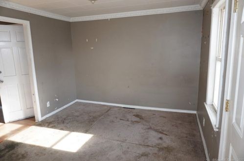 2 Ballouville Rd, Killingly, CT 06241 exterior