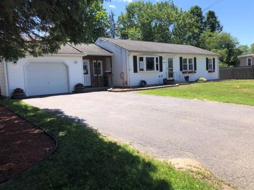 49 Riverpark Ave, Chicopee, MA 01013 exterior