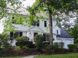 25 Wauwinet Rd, Newton, MA 02465 exterior