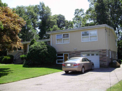 162 Cynthia Rd, Newton, MA 02459 exterior